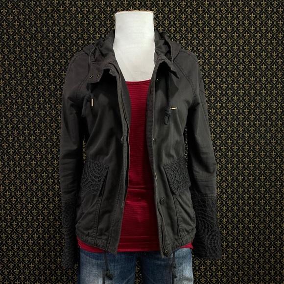 Anthro “Faroe Cropped Anorak“ by Hei Hei - Picture 8 of 13